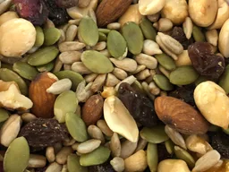 Ingredientes: Pasas rubias, maní tostado, castaña de cajú, almendras tostadas, cranberries.